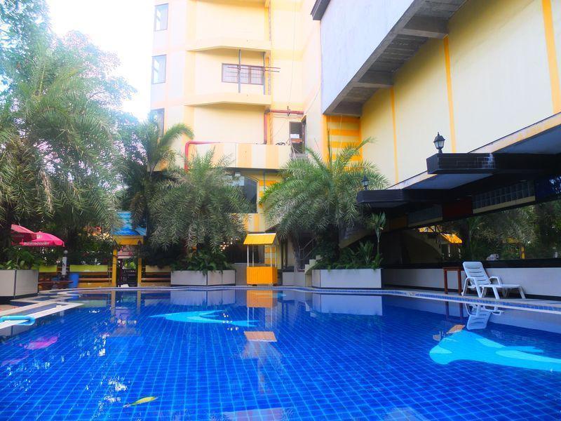 Jomtien Holiday Pattaya Hotell Exteriör bild