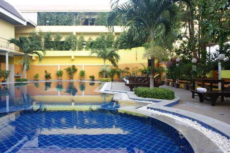 Jomtien Holiday Pattaya Hotell Exteriör bild