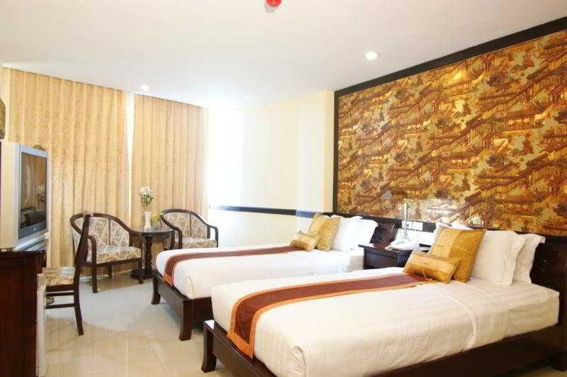 Jomtien Holiday Pattaya Hotell Exteriör bild
