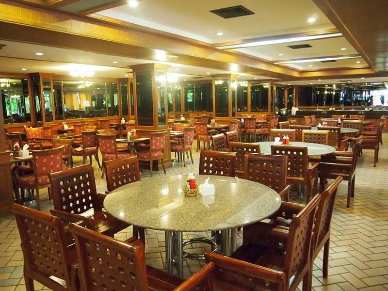 Jomtien Holiday Pattaya Hotell Exteriör bild